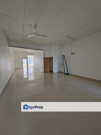 Kulai / Bandar Putra  Jalan Merbau 10 / Double Storey Shoplot / Tenanted , Johor, Kulai