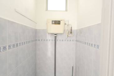 Kulai / Bandar Indahpura / Jalan Siatan 1 / Double Storey Shoplot 