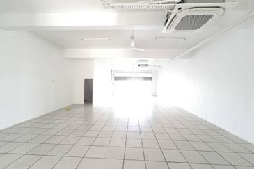 Kulai / Bandar Indahpura / Jalan Siatan 1 / Double Storey Shoplot 