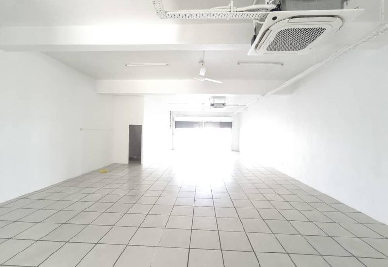 Kulai / Bandar Indahpura / Jalan Siatan 1 / Double Storey Shoplot 