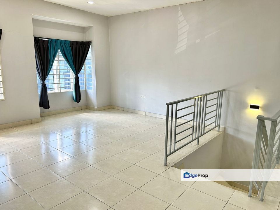 Kulai Senai / Taman Scientex Senai / Jalan Scientex Jaya / 2.5 Storey House , Johor, Senai