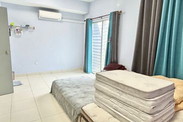 Kulai Senai / Taman Scientex Senai / Jalan Scientex Jaya / 2.5 Storey House 