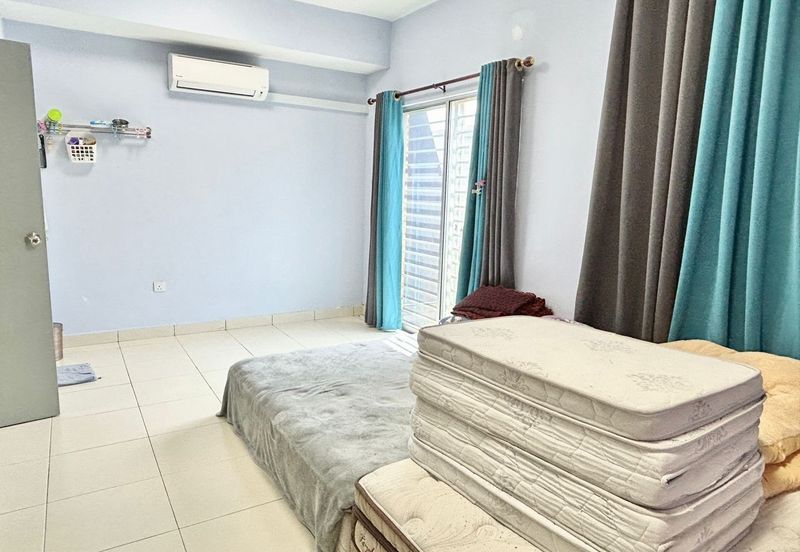 Kulai Senai / Taman Scientex Senai / Jalan Scientex Jaya / 2.5 Storey House 