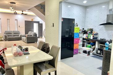 Kulai Senai / Taman Scientex Senai / Jalan Scientex Jaya / 2.5 Storey House 