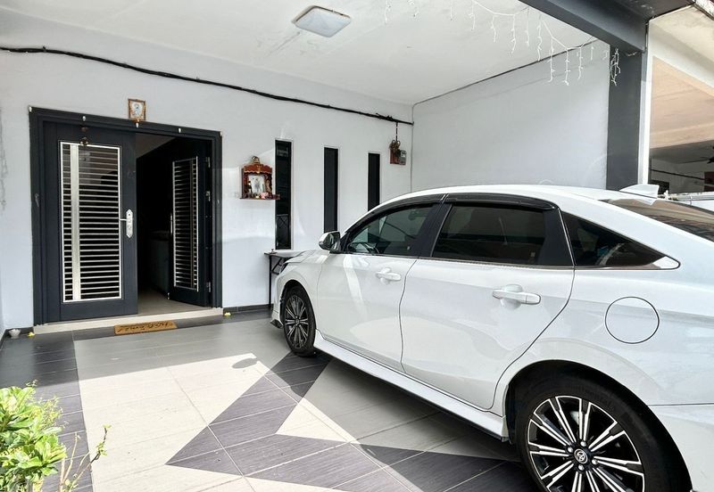 Kulai Senai / Taman Scientex Senai / Jalan Scientex Jaya / 2.5 Storey House 