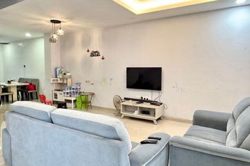 Kulai Senai / Taman Scientex Senai / Jalan Scientex Jaya / 2.5 Storey House 