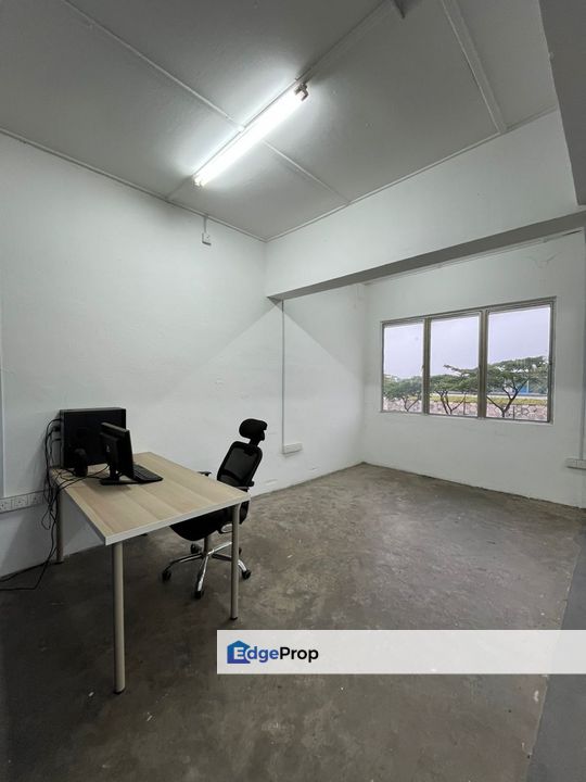 Kulai Saleng / tamam saleng jaya / 3 storey shop lot / Facing main road, Johor, Kulai