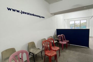 Kulai Saleng / tamam saleng jaya / 3 storey shop lot / Facing main road