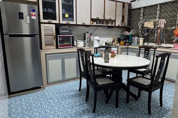 JB / Bandar Dato Onn / Jalan Perjiranan 15 / End Lot Double Storey Terrace 