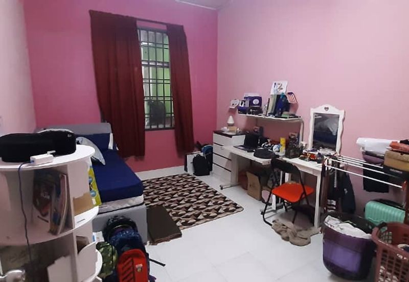 Bukit Indah / Jalan Indah / Corner Lot Double Storey Terrace House