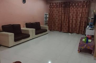 Bukit Indah / Jalan Indah / Corner Lot Double Storey Terrace House