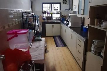 Bukit Indah / Jalan Indah / Corner Lot Double Storey Terrace House