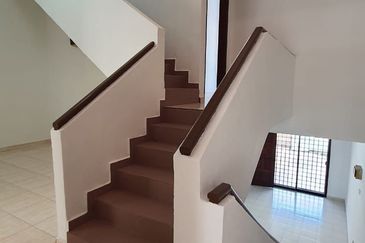 JB Taman Mount Austin / Jln mutiara emas 3 /Double Storey terrace House  