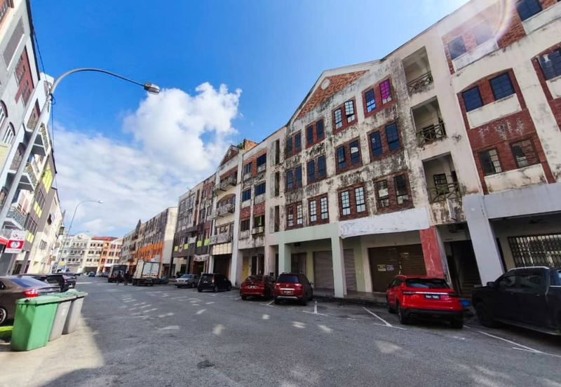 Kulai -Bandar Indahpura - Jalan Kenanga 29/6 - 4 Storey Shop Office - Ground Floor Only