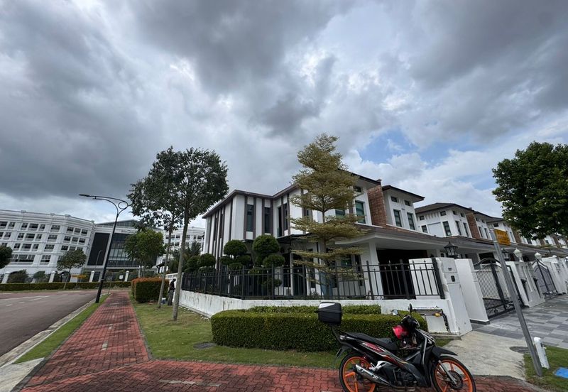 Johor Bahru Eco Botanic / The Verandah / Double Storey Cluster House Corner Lot