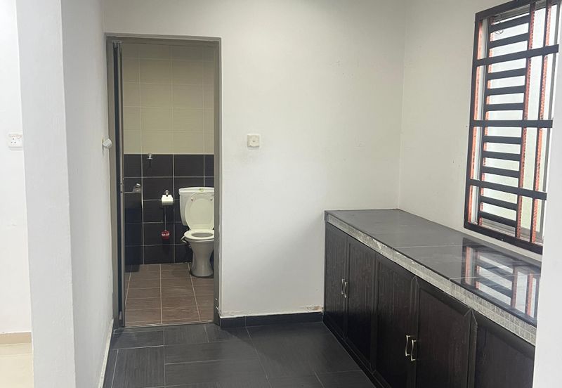 Bukit Indah / Jalan Indah 5 / Double storey house EndLot ：18x65 extra land 10sqft 