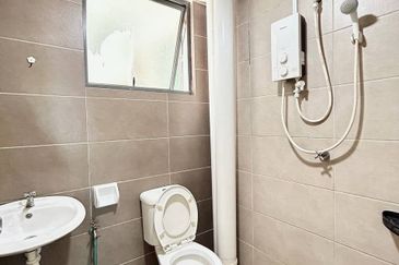 JB Taman Daya / Arc Austin Hill /  -  Service Apartment Corner lot