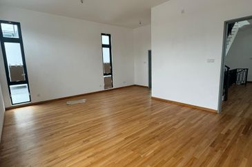 Johor Bahru Seri Austin Height 3 Storey Bungalow 