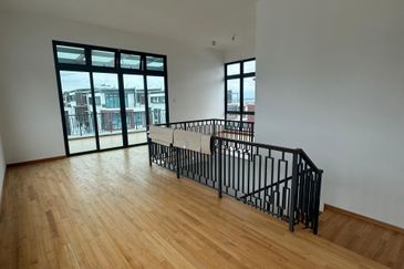 Johor Bahru Seri Austin Height 3 Storey Bungalow 