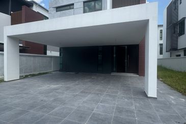 Johor Bahru Seri Austin Height 3 Storey Bungalow 