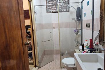 Kulai Bandar Putra / Jalan Kempas / Semi -D Corner 