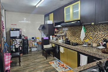 Kulai Bandar Putra / Jalan Kempas / Semi -D Corner 