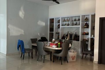 Johor Bahru / Taman Sri Intan / Jalan Bentara / The Gardens Polo Park / - 3 Storey Semi D