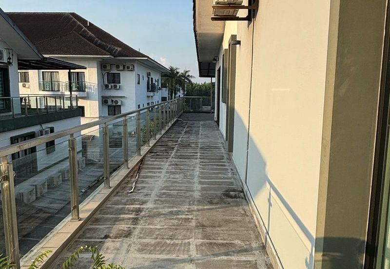 Johor Bahru / Taman Sri Intan / Jalan Bentara / The Gardens Polo Park / - 3 Storey Semi D