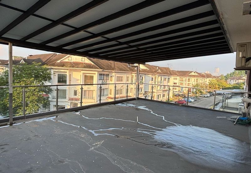 Johor Bahru / Taman Sri Intan / Jalan Bentara / The Gardens Polo Park / - 3 Storey Semi D