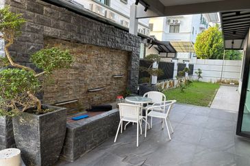 Johor Bahru / Taman Sri Intan / Jalan Bentara / The Gardens Polo Park / - 3 Storey Semi D