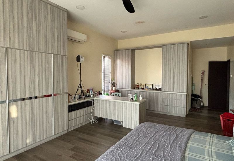 Johor Bahru / Taman Sri Intan / Jalan Bentara / The Gardens Polo Park / - 3 Storey Semi D