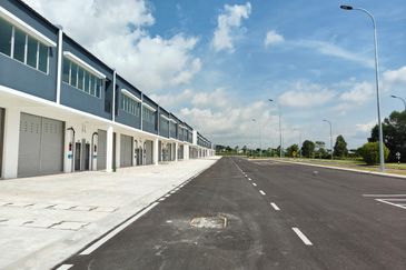 Kulai /Bandar Indahpura / Vervo City / Stellar Park Terrace Factory  / Light Industry /  全新排厂出售 📍地点位于 The Commune 古来全新商城对面