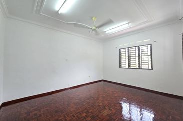 Skudai / Taman Bukit Kempas👸 ~Double Storey Semi D