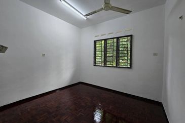 Skudai / Taman Bukit Kempas👸 ~Double Storey Semi D