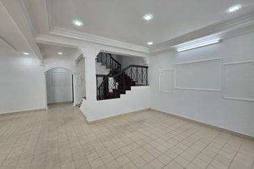 Skudai / Taman Bukit Kempas👸 ~Double Storey Semi D