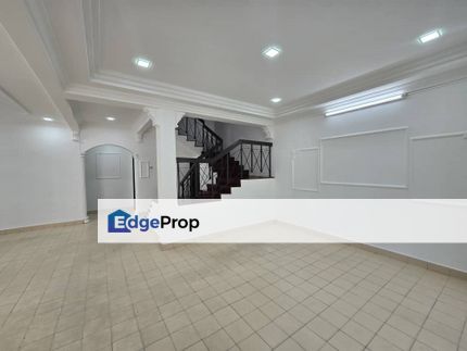 Skudai / Taman Bukit Kempas👸 ~Double Storey Semi D, Johor, Skudai