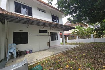 Skudai / Taman Bukit Kempas👸 ~Double Storey Semi D