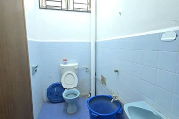 Skudai / Taman Bukit Kempas👸 ~Double Storey Semi D