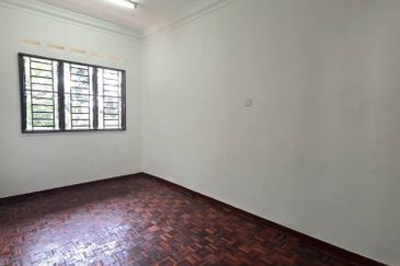 Skudai / Taman Bukit Kempas👸 ~Double Storey Semi D