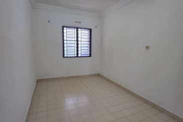 Skudai / Taman Bukit Kempas👸 ~Double Storey Semi D