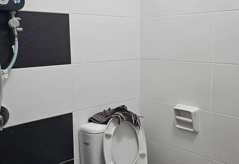 Kulai Bandar Putra Jalan Camar Double Storey House Corner Lot, unblock Park 