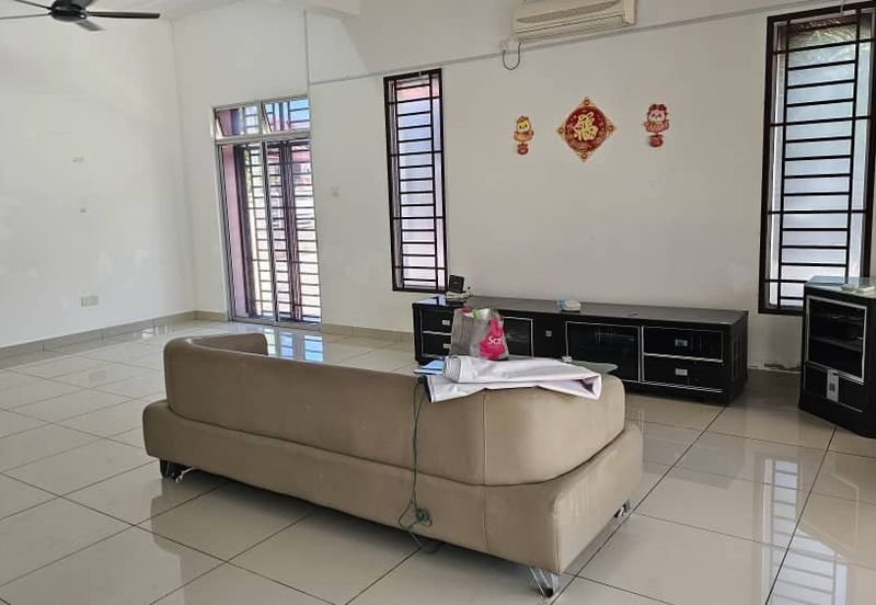 Kulai Bandar Putra Jalan Camar Double Storey House Corner Lot, unblock Park 