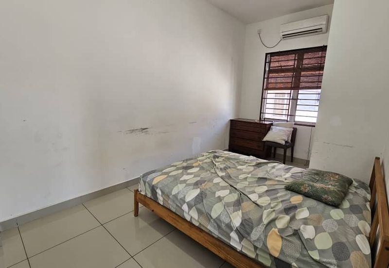 Kulai Bandar Putra Jalan Camar Double Storey House Corner Lot, unblock Park 