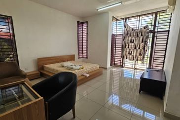 Kulai Bandar Putra Jalan Camar Double Storey House Corner Lot, unblock Park 