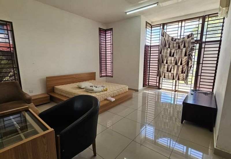 Kulai Bandar Putra Jalan Camar Double Storey House Corner Lot, unblock Park 