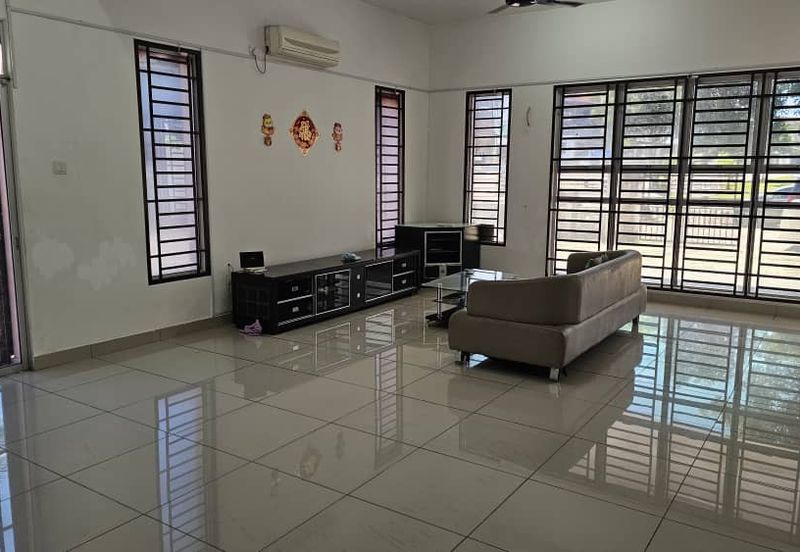 Kulai Bandar Putra Jalan Camar Double Storey House Corner Lot, unblock Park 