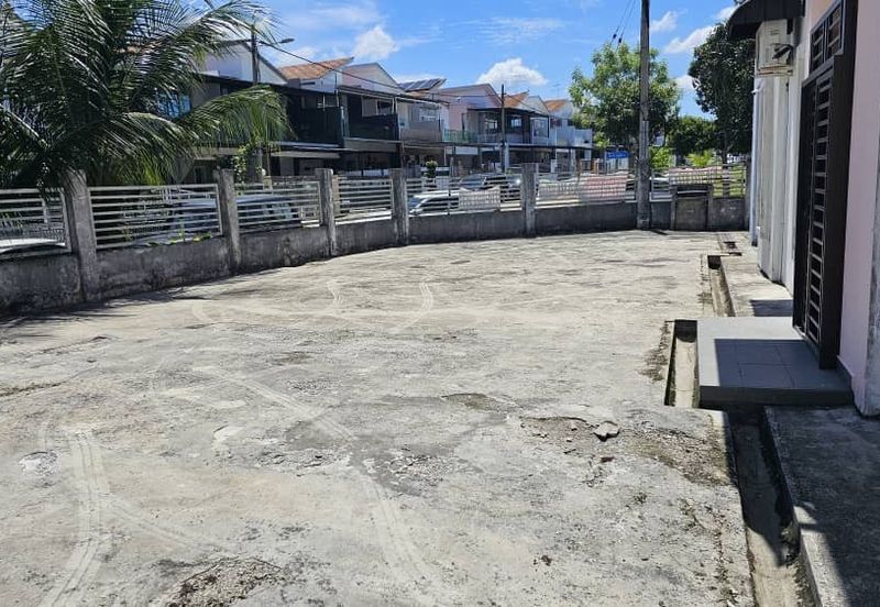 Kulai Bandar Putra Jalan Camar Double Storey House Corner Lot, unblock Park 