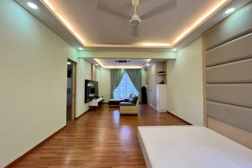 Skudai / Park Link Villas 1 /  Impian Heights / Taman Impian Emas / Double Storey Semi Detached Corner Lot