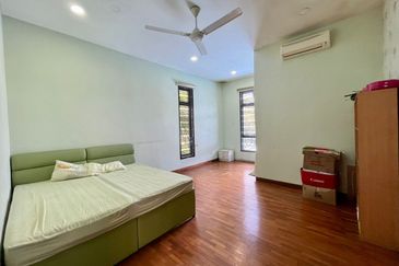 Skudai / Park Link Villas 1 /  Impian Heights / Taman Impian Emas / Double Storey Semi Detached Corner Lot