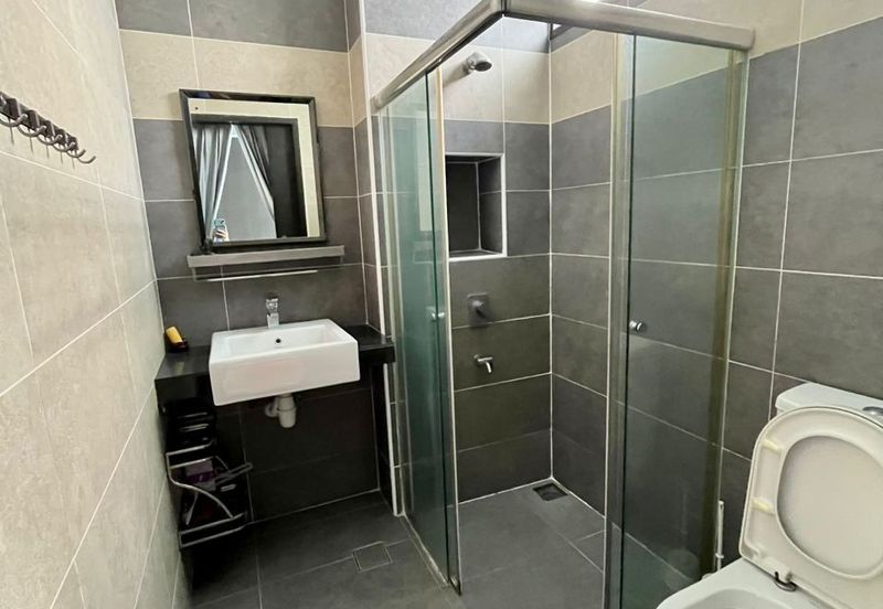 Skudai / Park Link Villas 1 /  Impian Heights / Taman Impian Emas / Double Storey Semi Detached Corner Lot